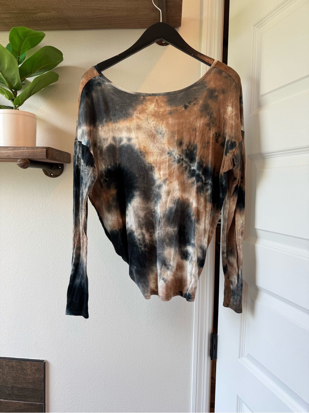 Tie-Dye Long Sleeve Women's twist back slub Top in Brown and Black